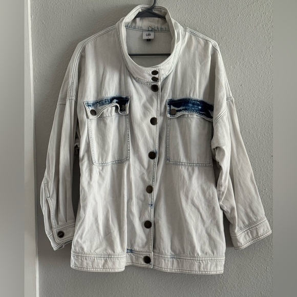 Cabi oversized jean jacket. Bleach washed denim jacket size small ‘Drew’ Style - Picture 8 of 16
